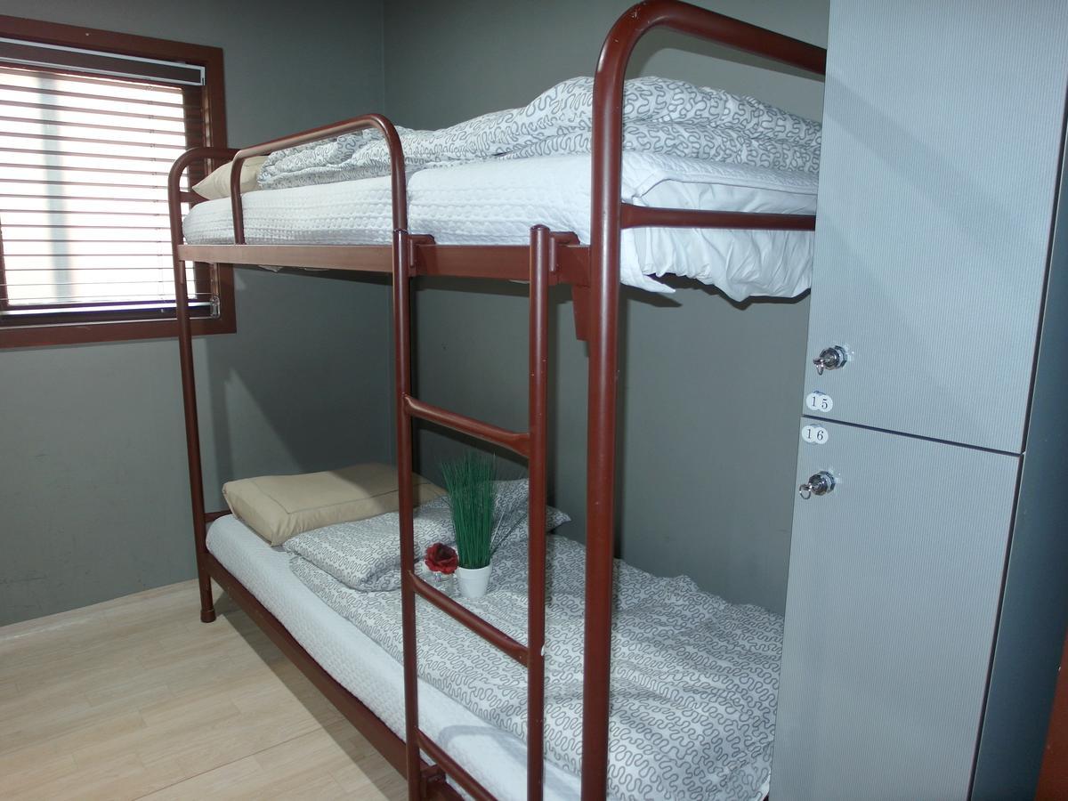 Fnstay Muslim Friendly Guesthouse Сеул Экстерьер фото